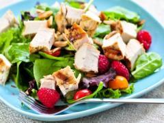 Chicken Berry Salad | Zaiqa