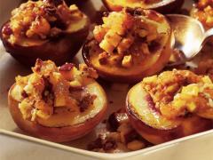 Almond-Stuffed Apples | Zaiqa