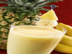 Pineapple Coconut Smoothie | Zaiqa